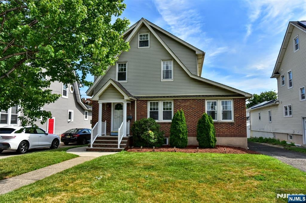 Photo of 225 Passaic Avenue, Hasbrouck Heights, NJ 07604 (MLS # 26019955)
