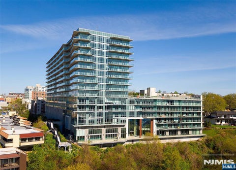 Photo of 320 Adolphus Avenue #421, Cliffside Park, NJ 07010 (MLS # 26039518)