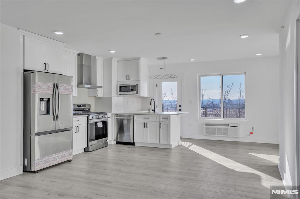 2601 Jane Street 304