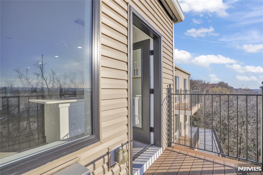 2601 Jane Street 304