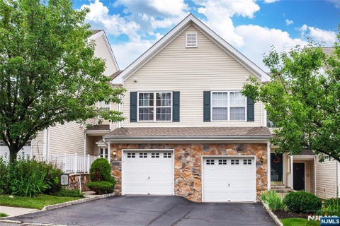 Photo of 145 Mountainside Drive, Pompton Lakes, NJ 07442 (MLS # 26027667)