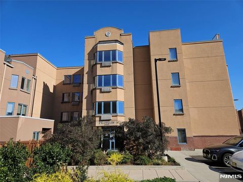 Photo of 603 Franklin Ct #L603, Edgewater, NJ 07020 (MLS # 25040231)