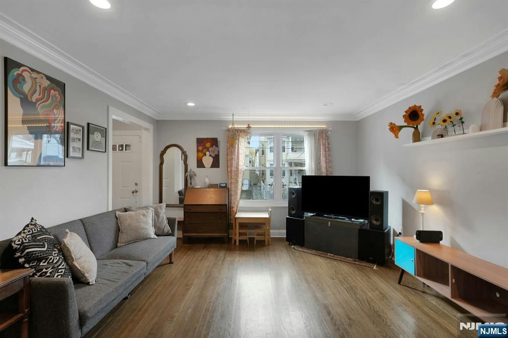 Photo of 30 Lexington Avenue, Jersey City, NJ 07304 (MLS # 25041035)