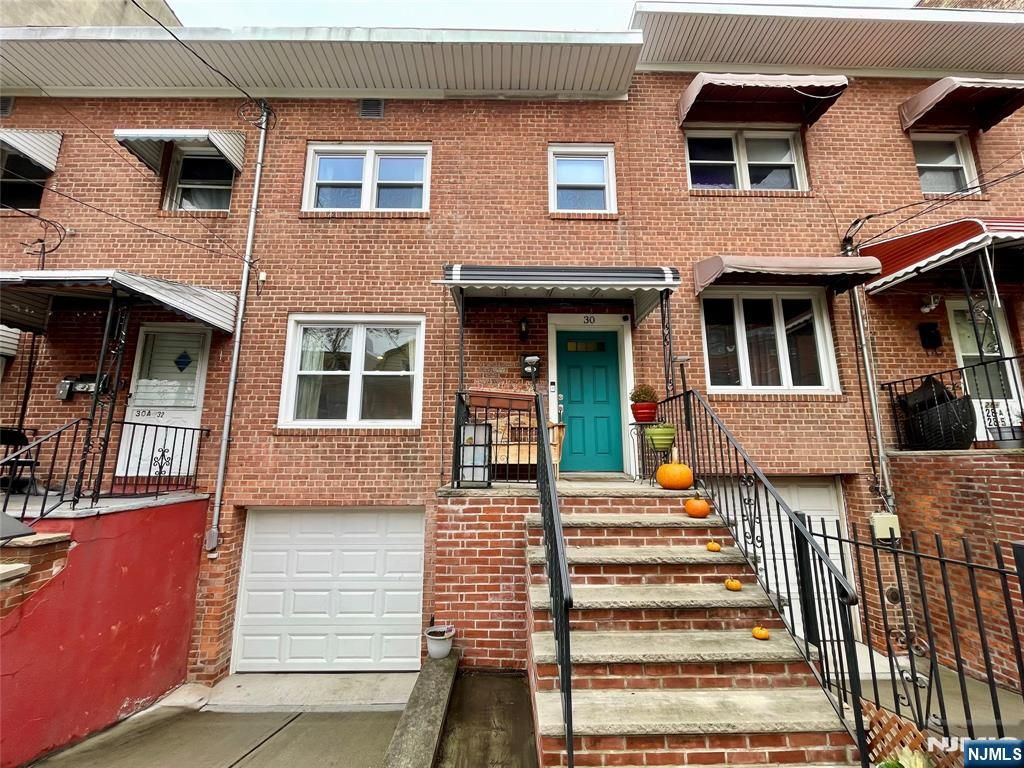 Photo of 30 Lexington Avenue, Jersey City, NJ 07304 (MLS # 25041035)