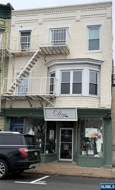 Photo of 22 Prospect St #1, Ridgewood Village, NJ 07450 (MLS # 26007076)