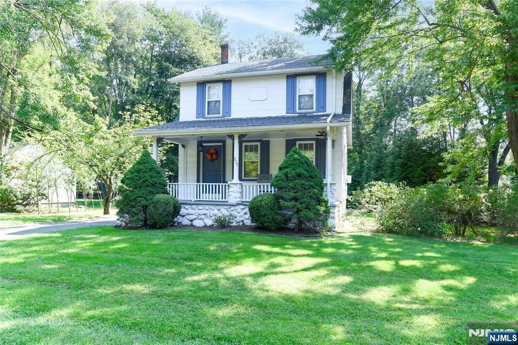 Photo of 373 W Crescent Avenue, Allendale, NJ 07401 (MLS # 26004770)