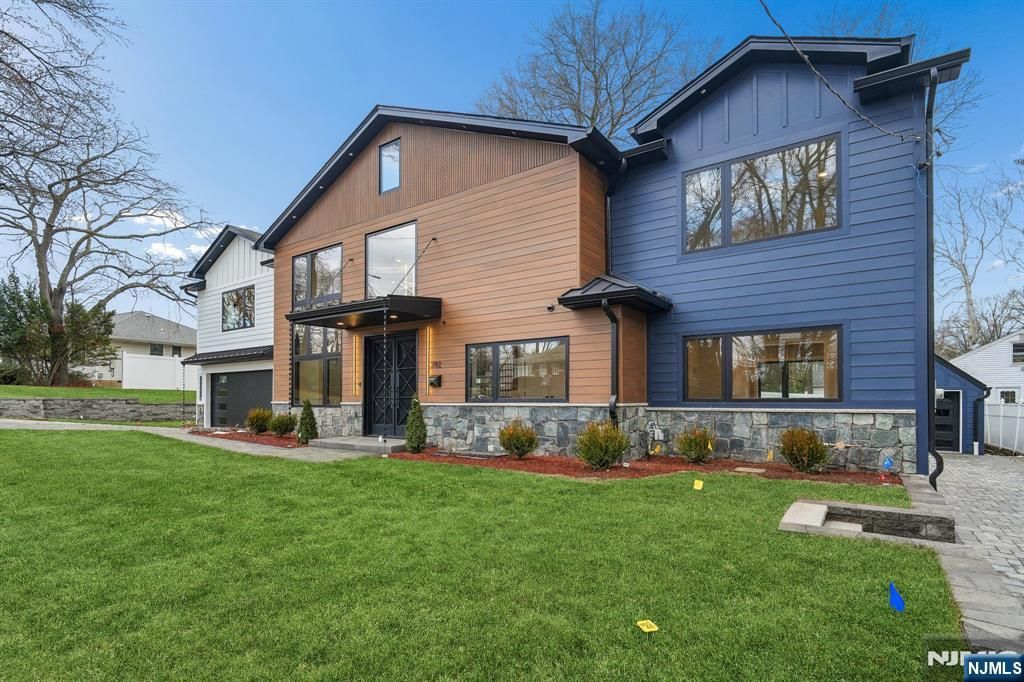 Photo of 292 Magnolia Avenue, Cresskill, NJ 07626 (MLS # 26014830)