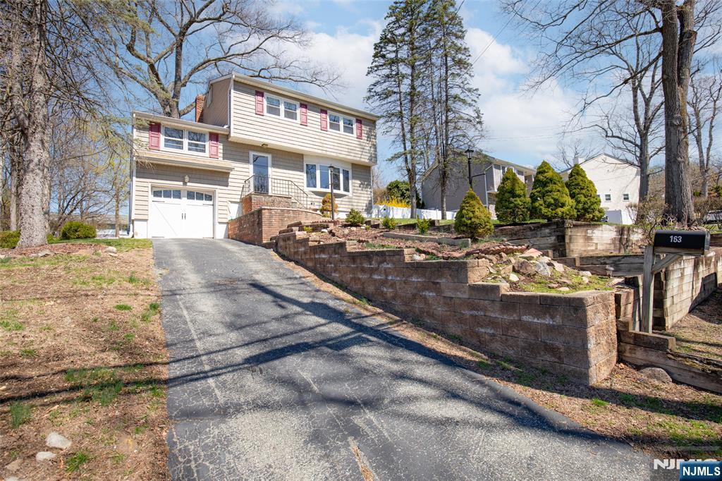 Property for Sale at 163 Hiawatha Boulevard, Oakland, New Jersey - Bedrooms: 3 
Bathrooms: 2 
Rooms: 8  - $600,000