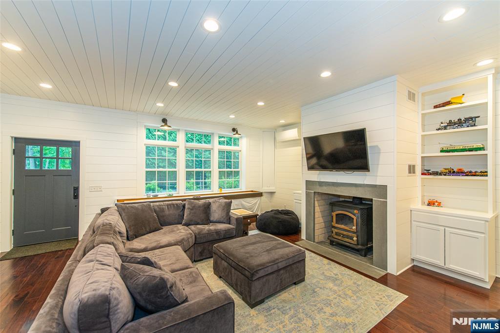 724 Ridge Road