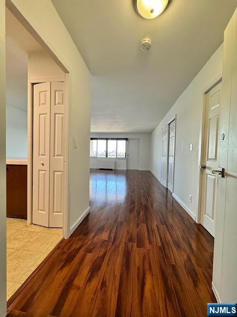 1203 River Rd 12G, Edgewater, New Jersey - 1 Bathrooms  
2 Rooms - 