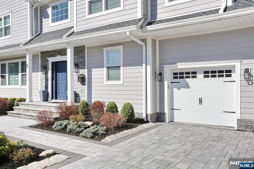 Photo of 5 Colebrook Drive, Park Ridge, NJ 07656 (MLS # 26011773)