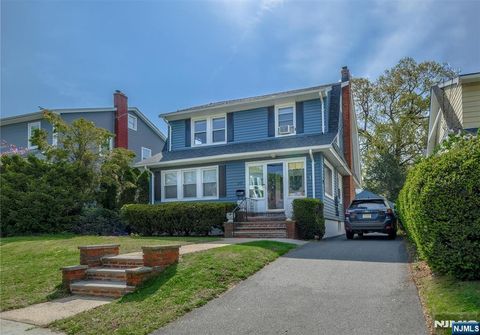 Photo of 383 Park Avenue, Rutherford, NJ 07070 (MLS # 26013544)