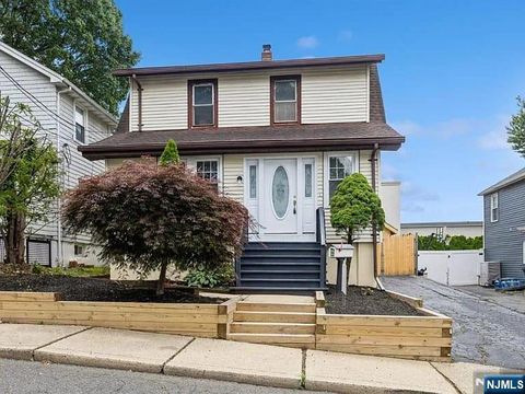 Photo of 134 Highview Pl, Bogota, NJ 07603 (MLS # 26009569)