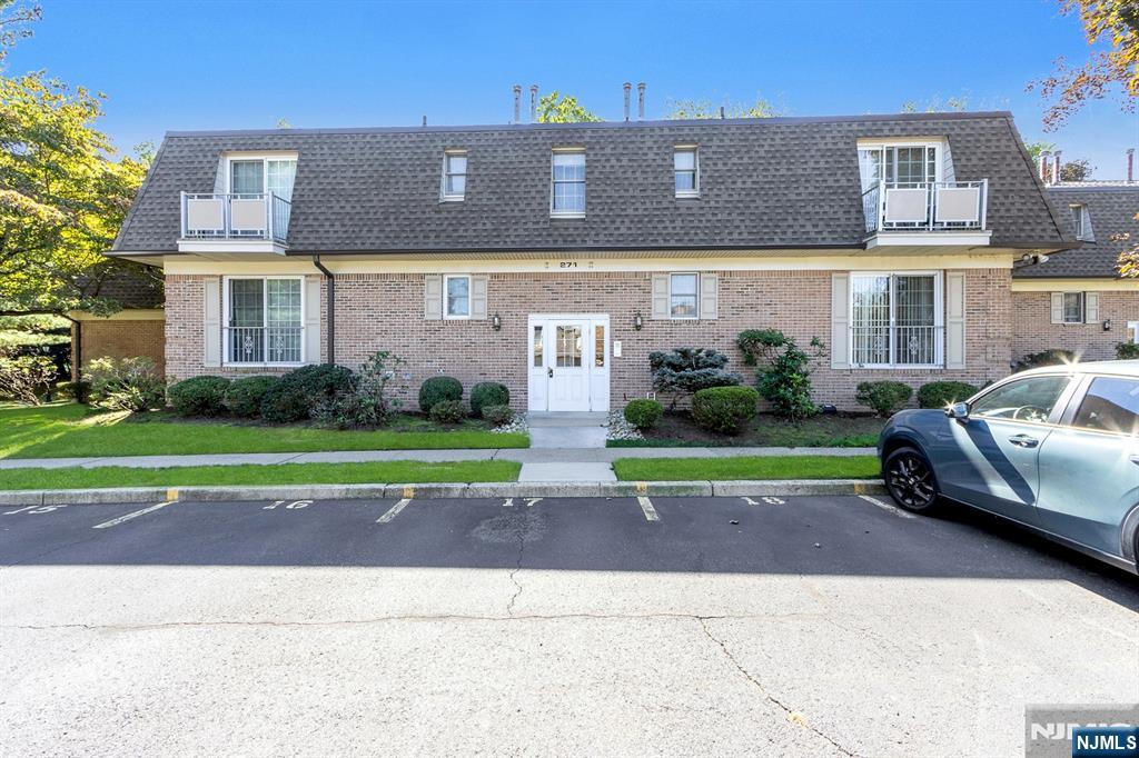 271 Collignon Way 4A