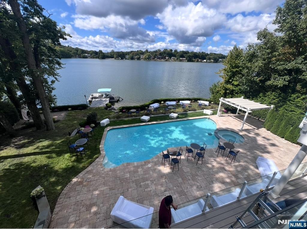 180 E Pines Lake