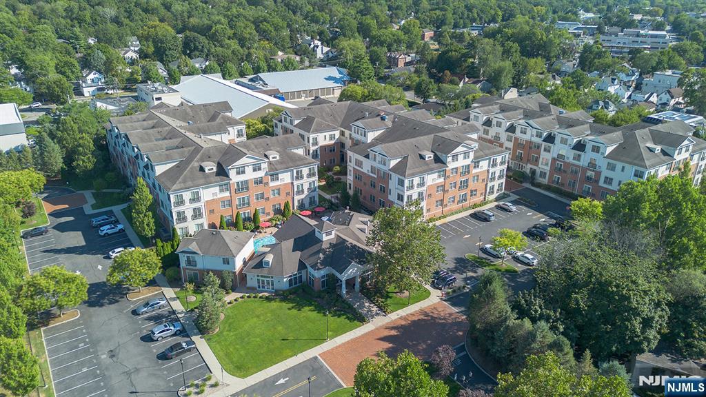 2304 The Plaza
