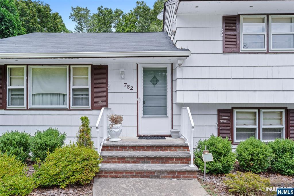 762 White Birch Road