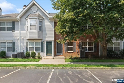 Photo of 2249 Margaret Ct, Mahwah, NJ 07430 (MLS # 26030381)