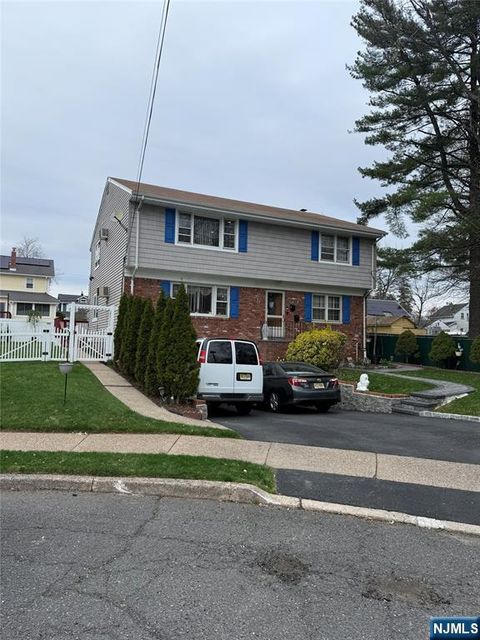 Photo of 41 Coyne Ct #2, Bergenfield, NJ 07621 (MLS # 26014190)