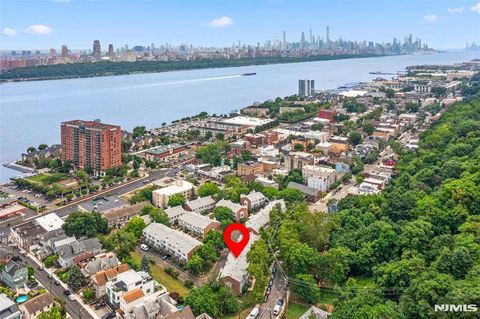 Photo of 477 Undercliff Avenue, Edgewater, NJ 07020 (MLS # 26022092)