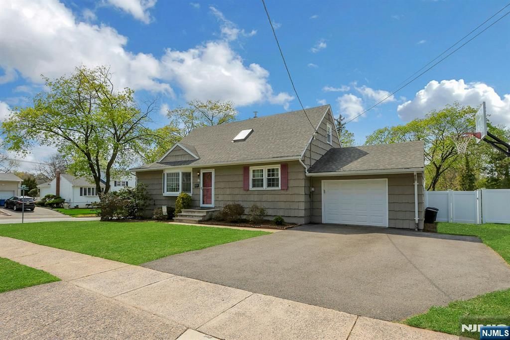 Photo of 16 Addicks Road, Westwood, NJ 07675 (MLS # 26012927)