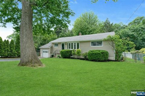 Photo of 57 Stonefield Road, Glen Rock, NJ 07452 (MLS # 26018310)