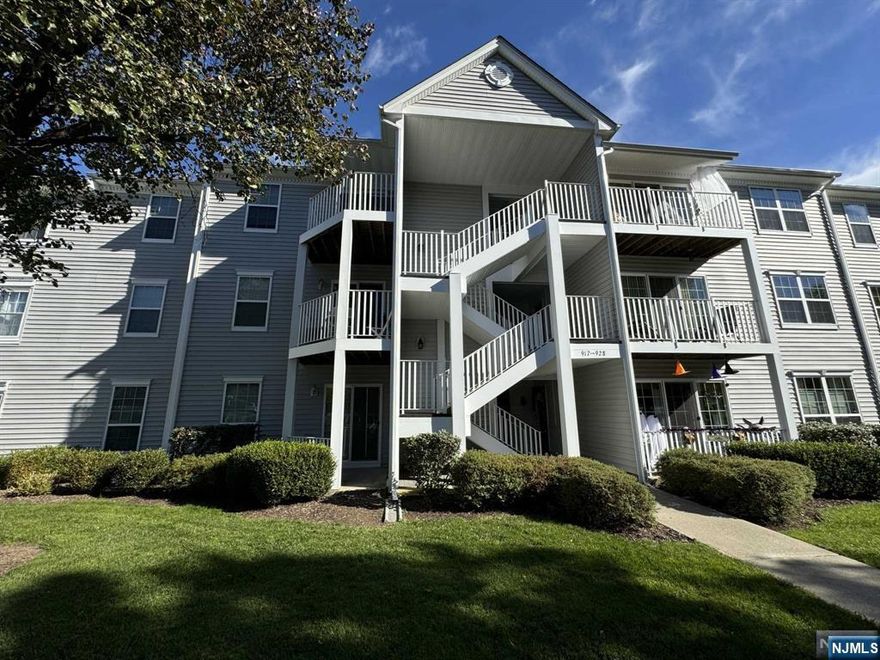 Great GROUND FLOOR Unit-close to parking w/covered entryway. NO STAIRS! Freshly painted, brand new vinyl flooring in open concept LR/DR and BRs. Sliders to ground level terrace, white counters/cabinets/appl, kitchen pantry. 2 BR, 1 full bth with tub. Convenient in-unit washer/dryer & Central AC. Primary BR has walk-in closet, 2nd BR w/lg closet. One assigned outdoor parking space w/avail spaces for guests. Society Hill amenities include complex pool, tennis courts, use of clubhouse and playground. EZ access to local highways (RT 17, 287, NYS Thruway), schools, shopping and public transportation via NJ Transit. NO SMOKING, NO PETS. Tenant pays all utilities. Tenant must obtain renter's insurance policy, complete NTN screening (credit score of 700) and submit proof of income. Tenant responsible for first $150 of repairs. Tenant pays 1.5 month security deposit, 1 month rent. Available immediately!