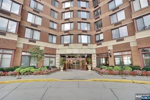 100 Old Palisade Road 4006 Fort Lee NJ 07024