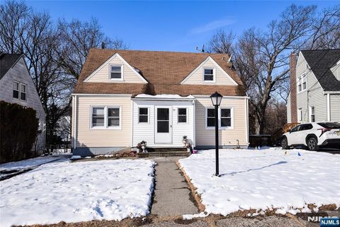 Photo of 31 Aberdeen Ct, Haledon, NJ 07509 (MLS # 26002503)