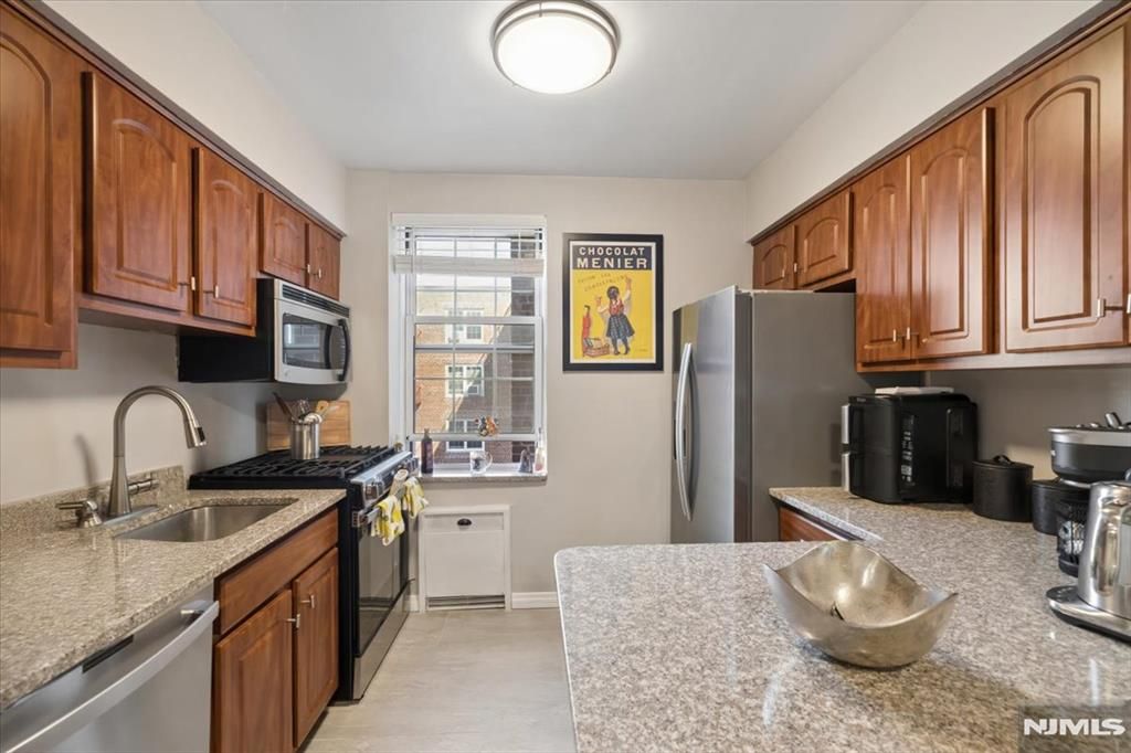 Photo of 8300 Boulevard East #4G, North Bergen, NJ 07047 (MLS # 26008017)