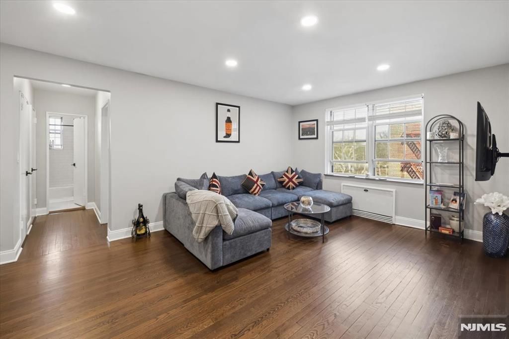 Photo of 8300 Boulevard East #4G, North Bergen, NJ 07047 (MLS # 26008017)