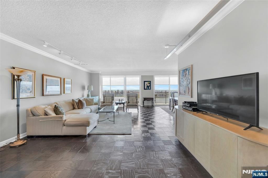 Photo of 1530 Palisade Avenue #27K, Fort Lee, NJ 07024 (MLS # 26013413)