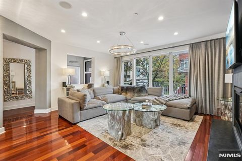 Photo of 25 Vela Way, Edgewater, NJ 07020 (MLS # 25040610)