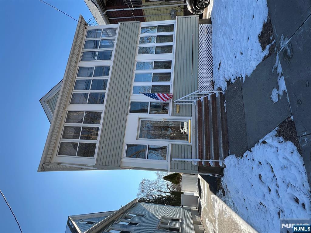 155 Madeline Ave 2, Clifton, New Jersey - 4 Bedrooms  
2 Bathrooms  
9 Rooms - 