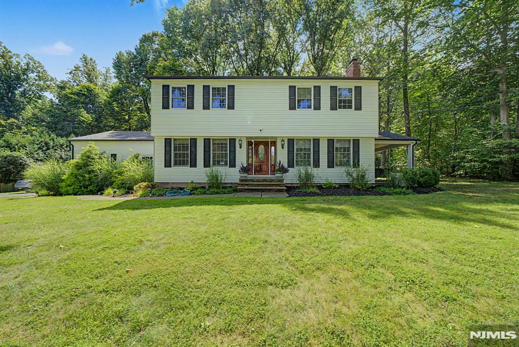 61 Heatherhill Lane