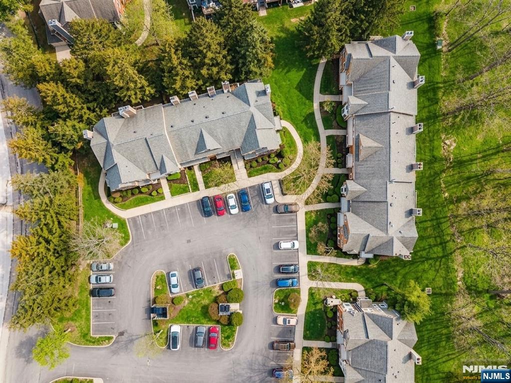 34 Hillsborough Court