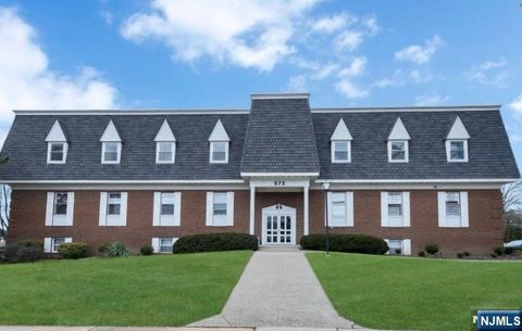 Photo of 573 Valley Road #5, Wayne, NJ 07470 (MLS # 26006181)