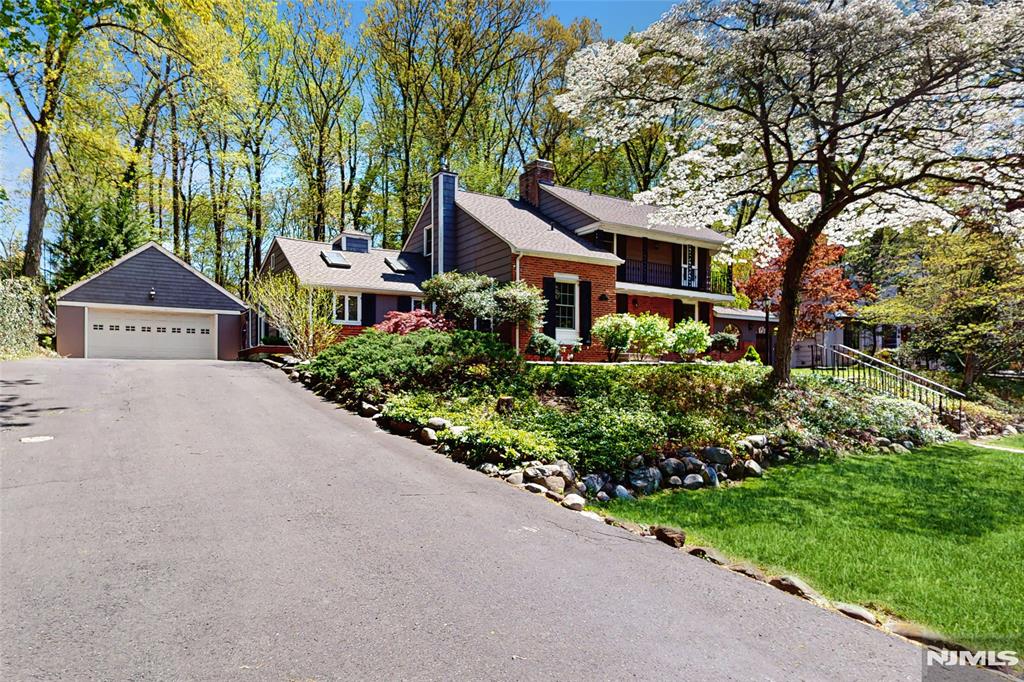 Property for Sale at 263 Standish Road, Ridgewood, New Jersey - Bedrooms: 4 
Bathrooms: 3 
Rooms: 12  - $950,000