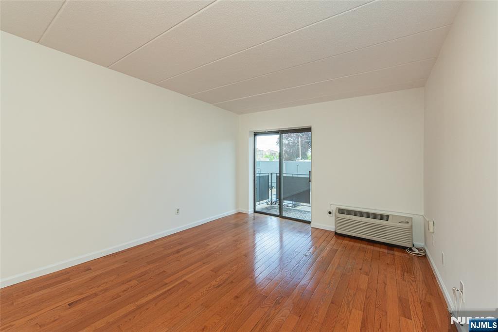 5 Linden Street 3J