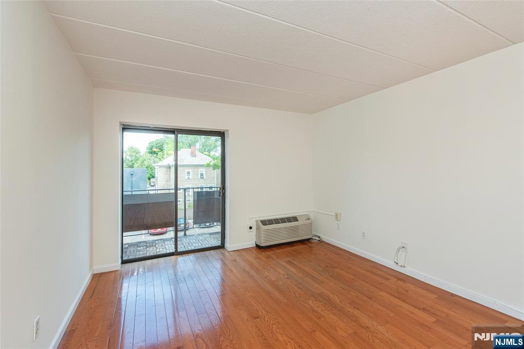 5 Linden Street 3J