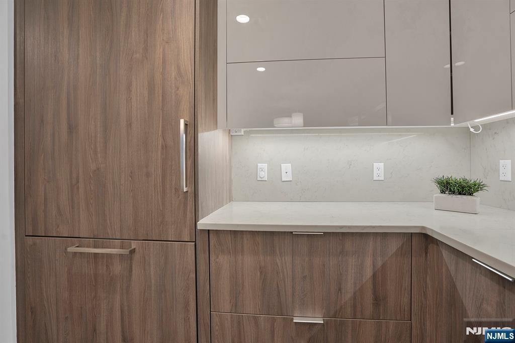 9 Ave At Port Imperial 605