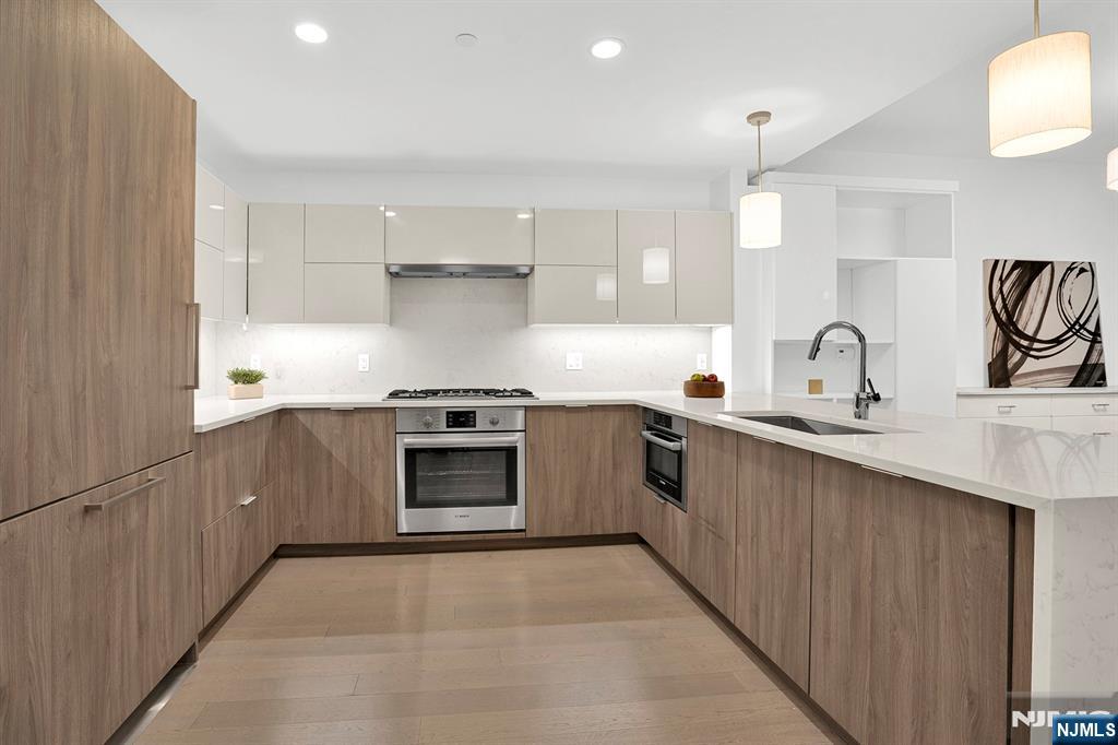 9 Ave At Port Imperial 605