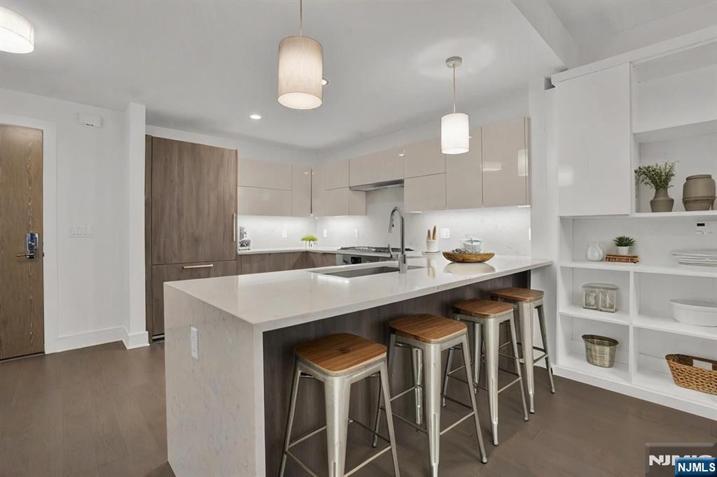 9 Ave At Port Imperial 605