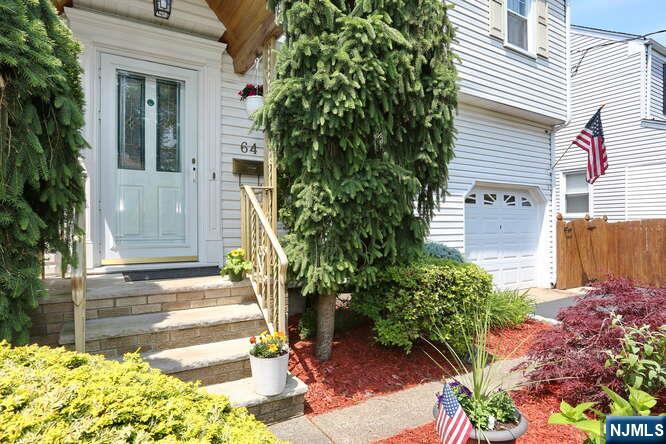64 Lunn Avenue
