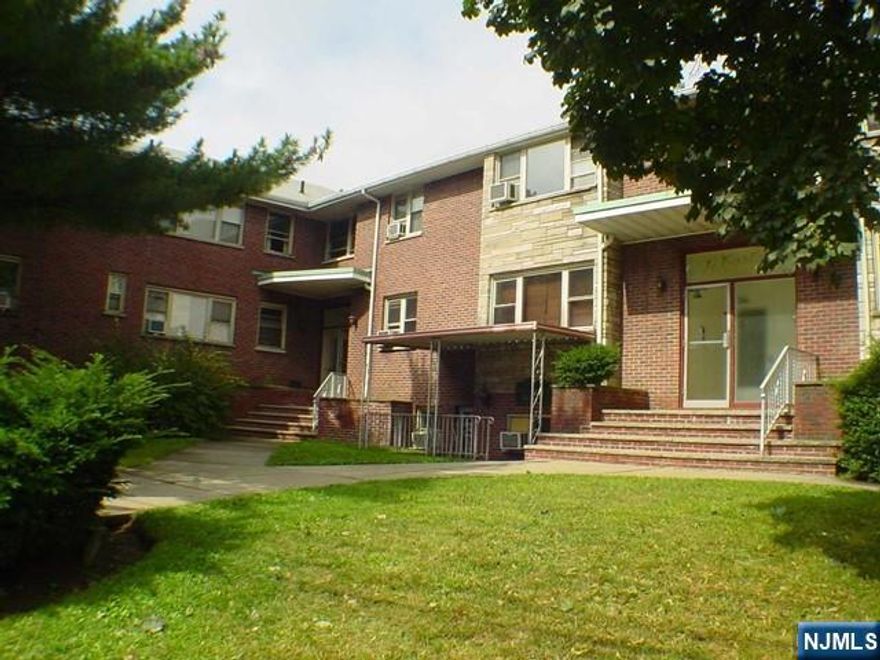 Extra large One Bedroom, wood floors, heat and hot water included in rent, excellent location, blocks from George Washington Bridge and all major highways...excellent shopping and restaurants Living room, Dining area, kitchen W/D in building 1 Parking space included