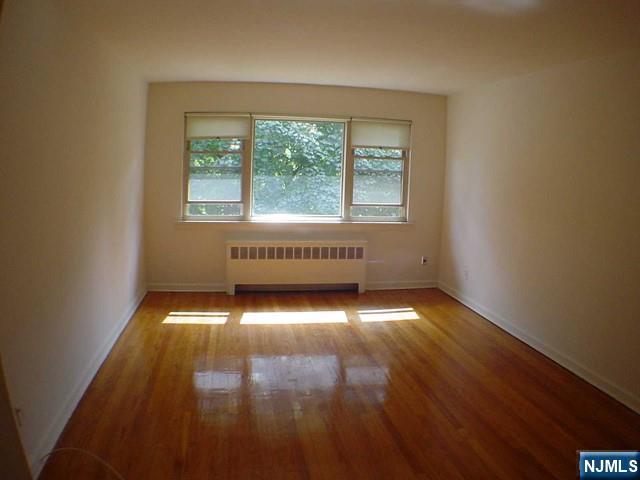 1565 Lemoine Avenue 1J