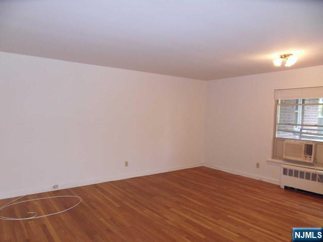 1565 Lemoine Avenue 1J