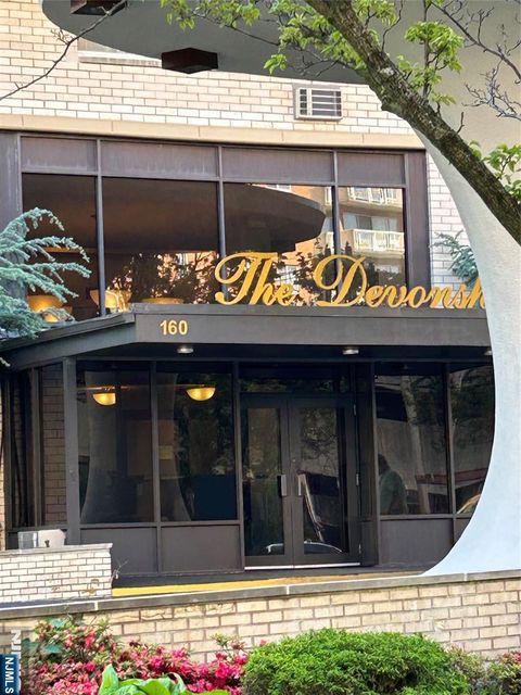 Photo of 160 Overlook Avenue #2C, Hackensack, NJ 07601 (MLS # 25031341)