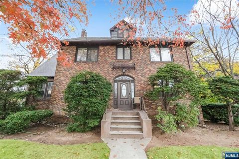 739 Palmer Avenue Teaneck NJ 07666