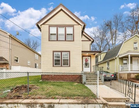 Photo of 86 W Main Street, Bergenfield, NJ 07621 (MLS # 25035760)